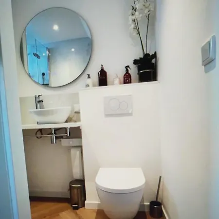 Lanson Qq Apartment